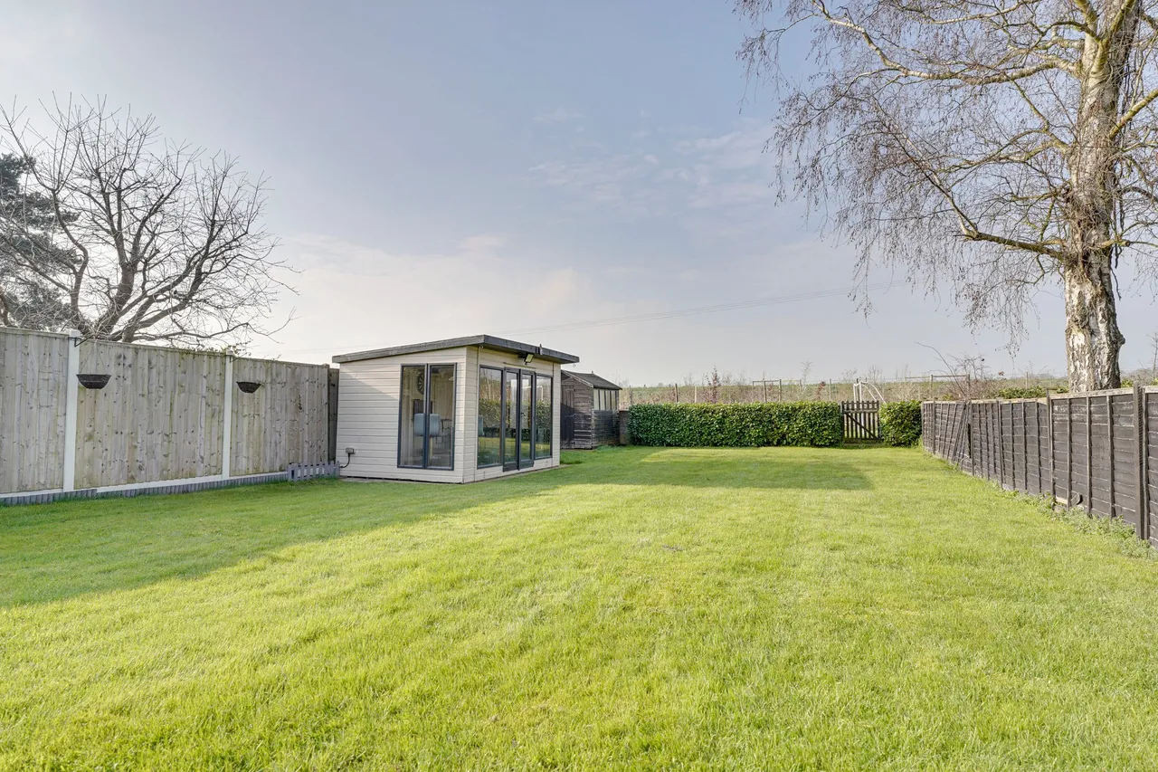Vine Grove, Gilston, CM20, photo 16