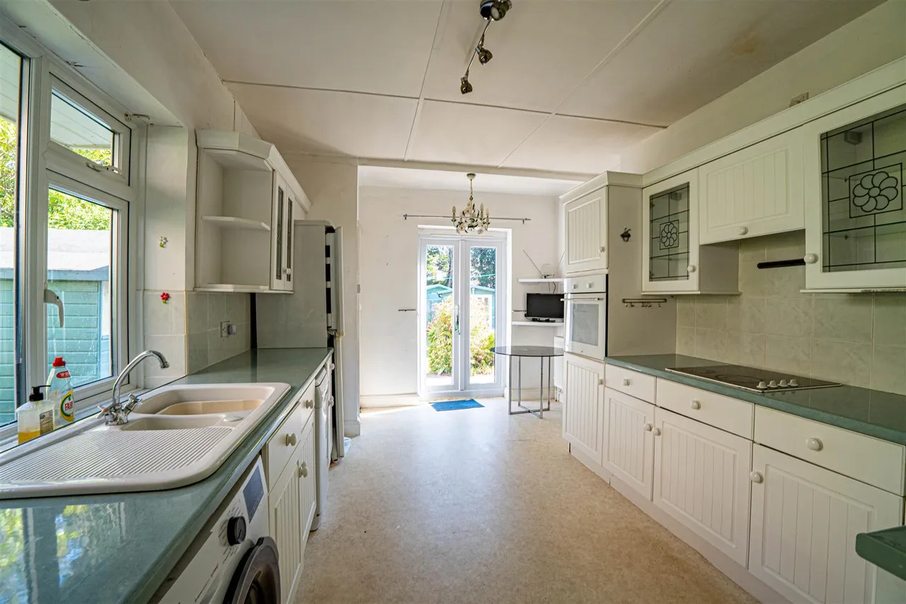 Hoads Wood Road, Hastings, photo 7