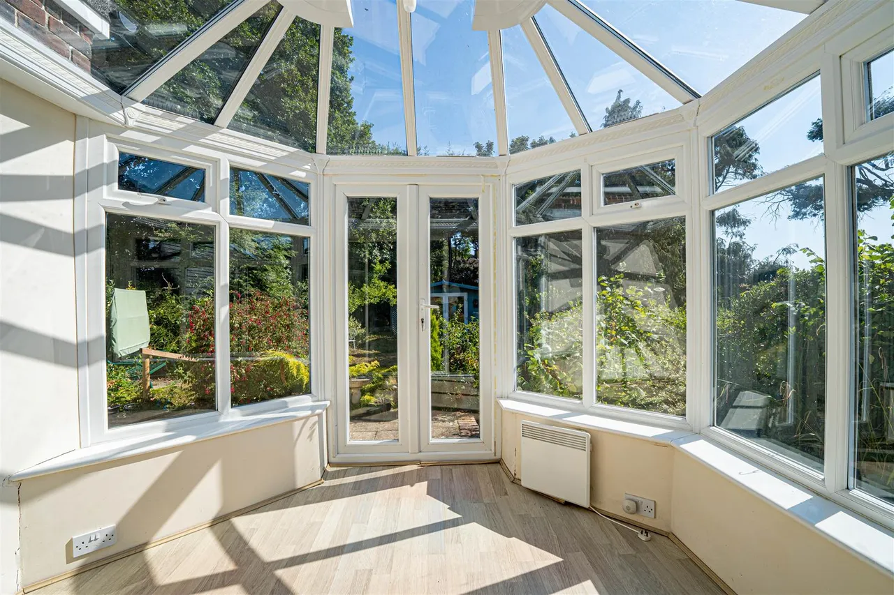 Hoads Wood Road, Hastings, photo 4