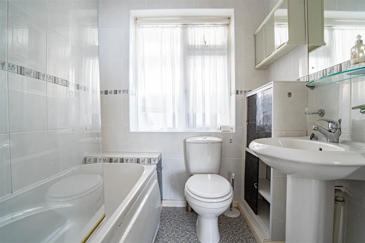 Hoads Wood Road, Hastings, photo 11