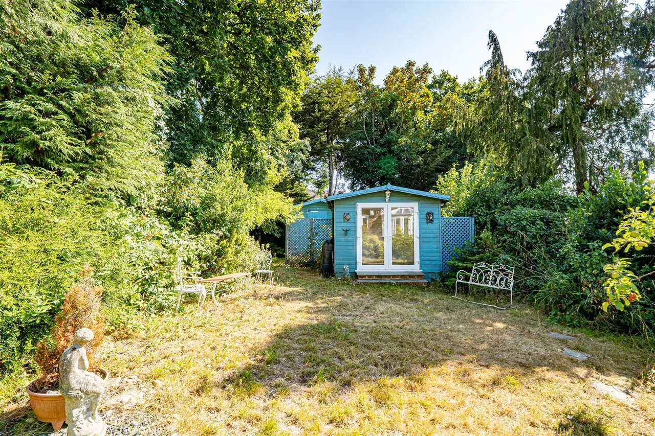 Hoads Wood Road, Hastings, photo 6