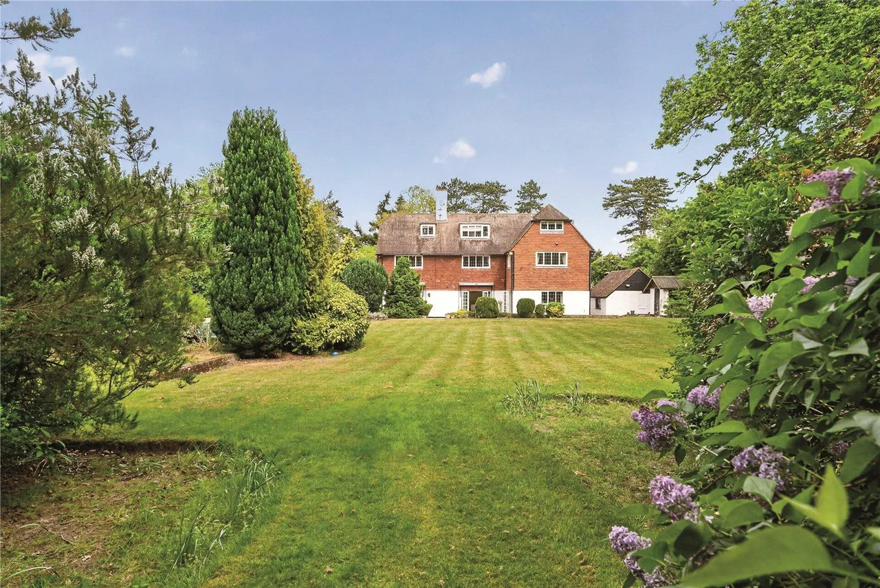 High Street, Seal, TN15, photo 25