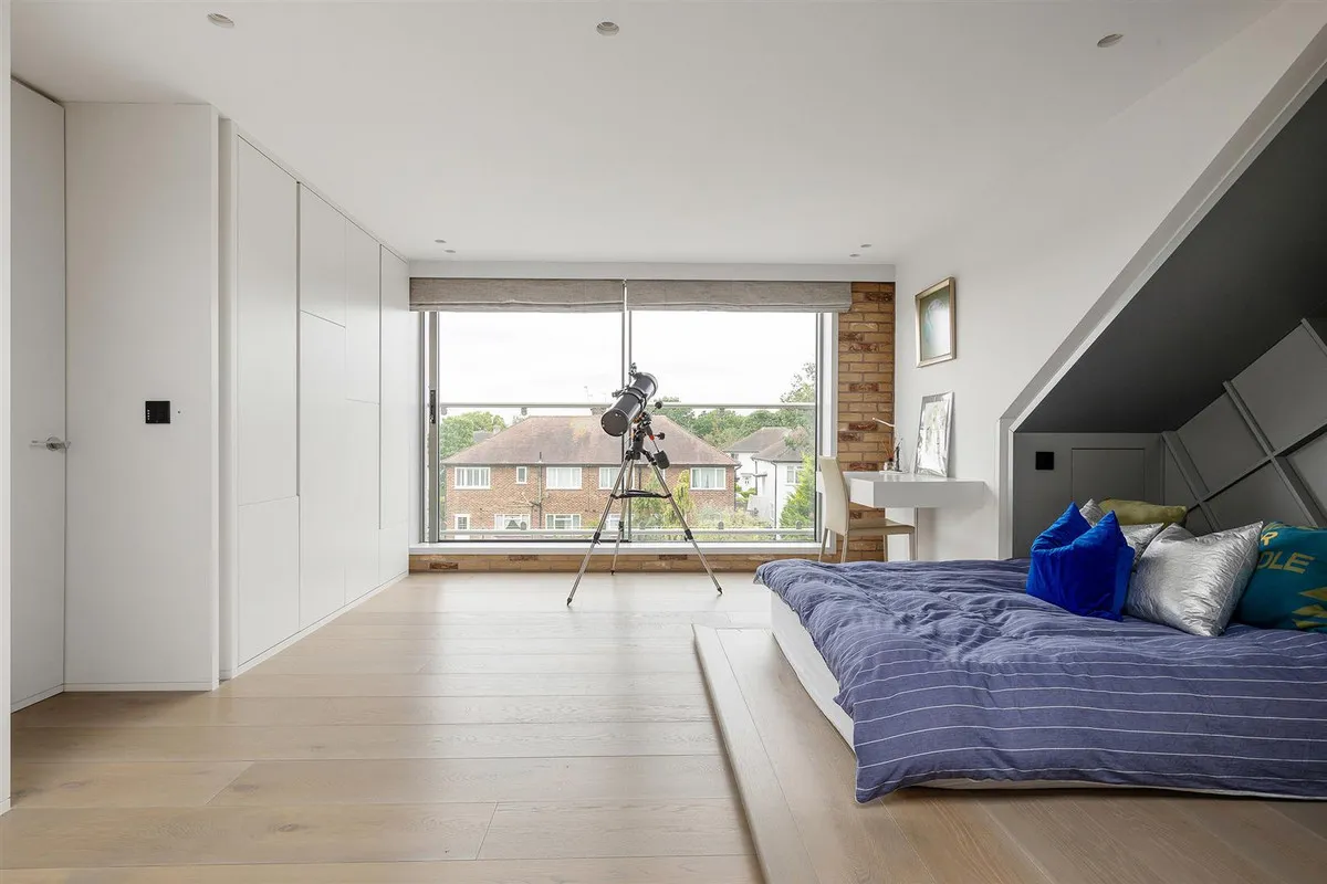 Kingsley Avenue, London, W13, photo 30