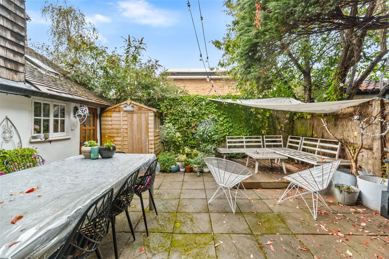 Upper Halliford Road, Shepperton, TW17, photo 2