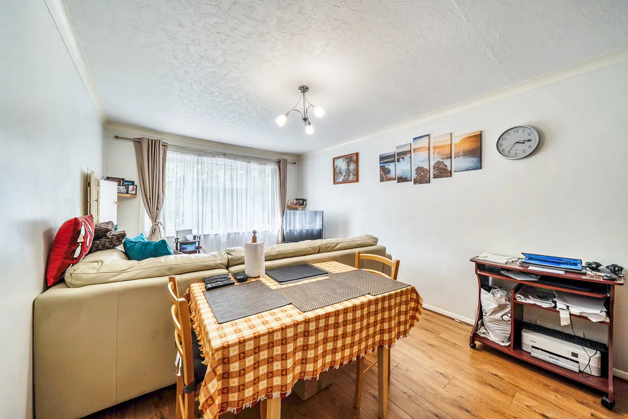 Gulliver Close, Northolt, UB5, photo 13
