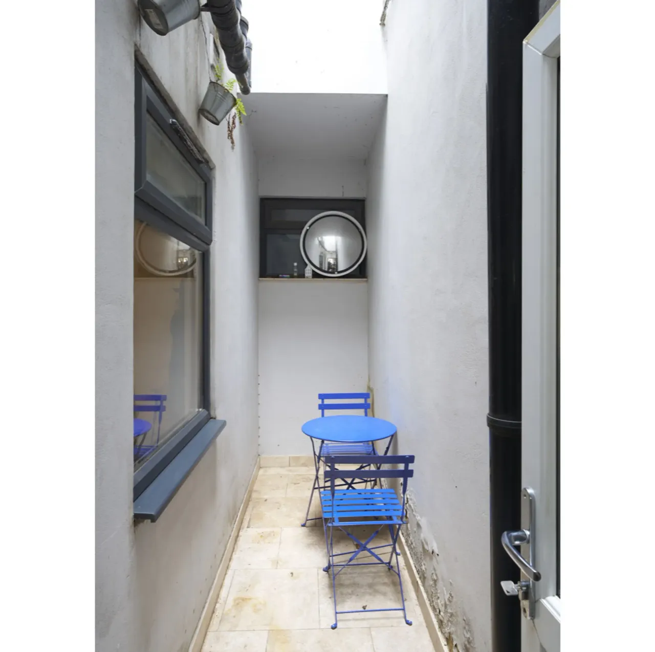 Clarence Mews, Clapton, E5, photo 4