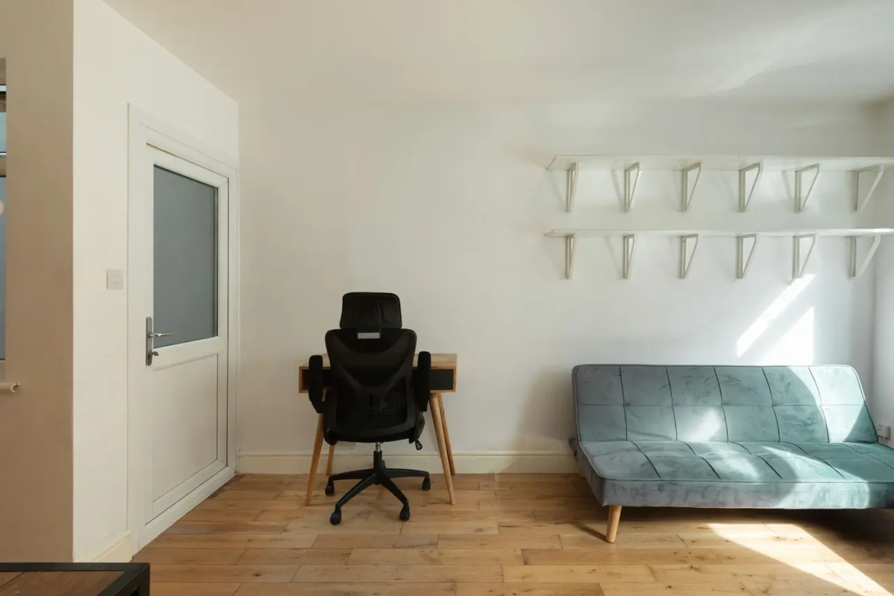 Clarence Mews, Clapton, E5, photo 8