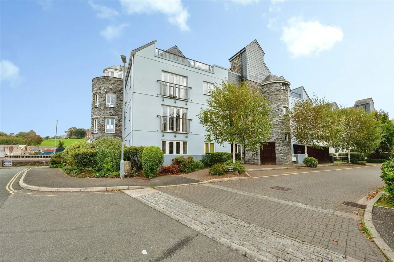 1 bed flat for sale, Harbour Road, Wadebridge, PL27