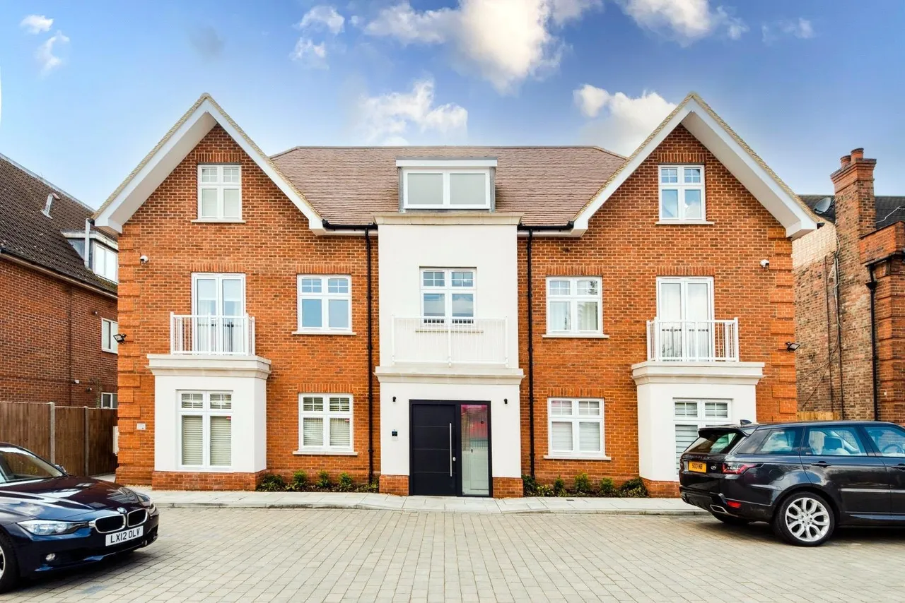 3 bed flat for sale — High Road, Whetstone, London, N20 9PJ