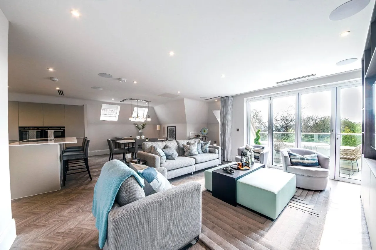 High Road, Whetstone, London, N20 9PJ, photo 3