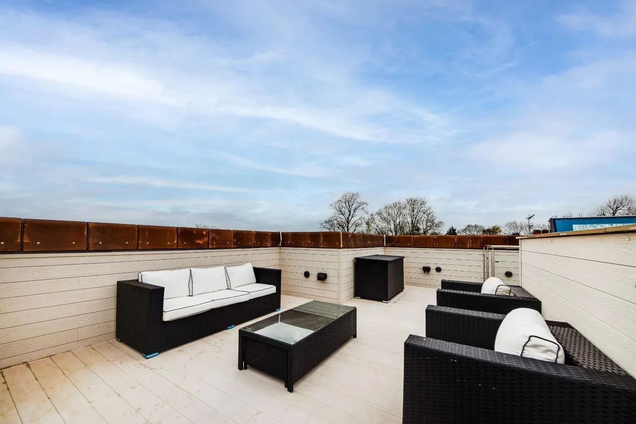 High Road, Whetstone, London, N20 9PJ, photo 23