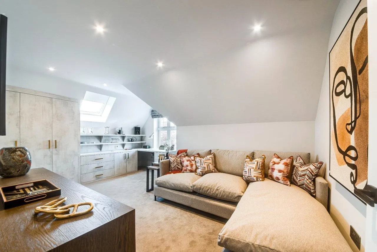 High Road, Whetstone, London, N20 9PJ, photo 18