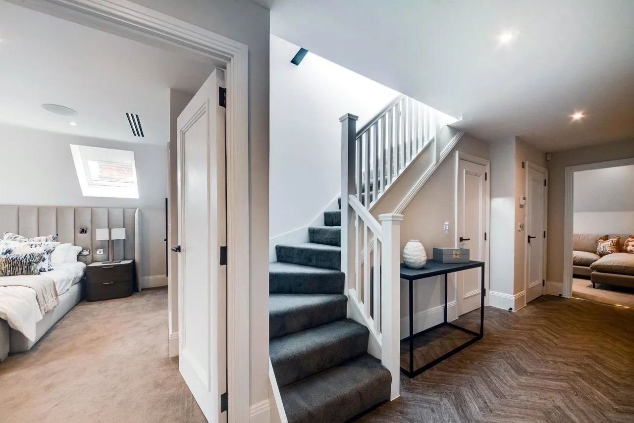 High Road, Whetstone, London, N20 9PJ, photo 20