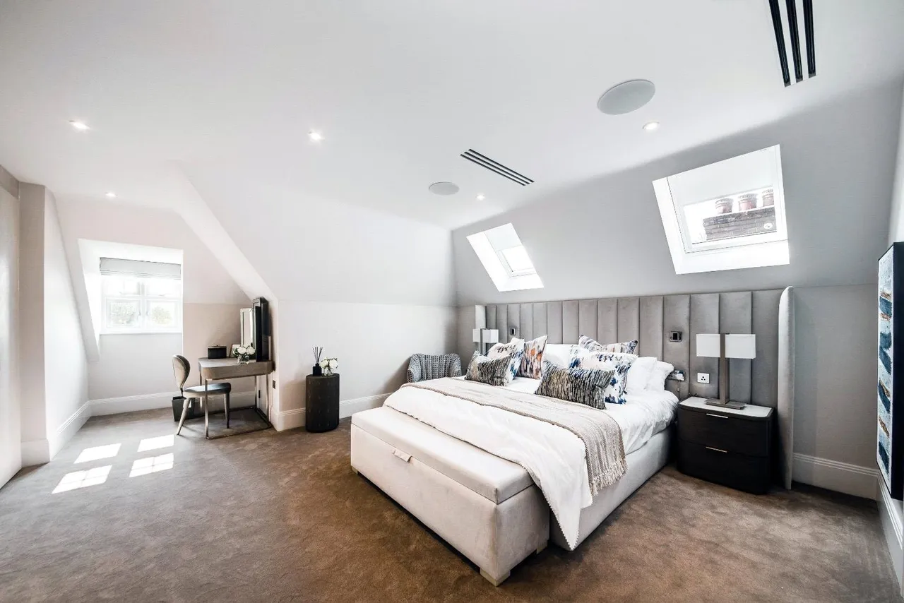 High Road, Whetstone, London, N20 9PJ, photo 13