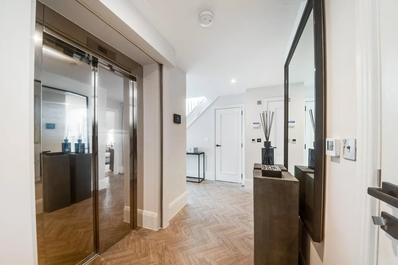 High Road, Whetstone, London, N20 9PJ, photo 10