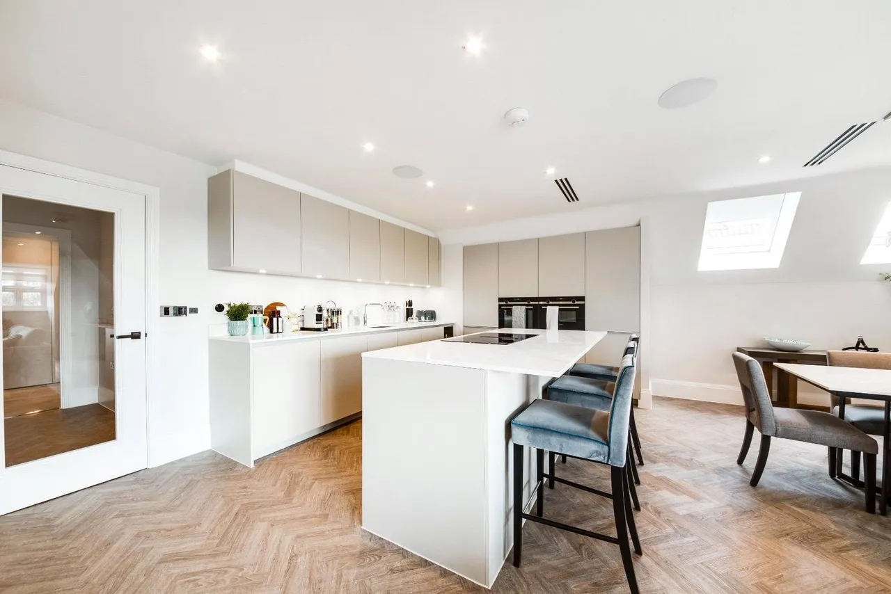 High Road, Whetstone, London, N20 9PJ, photo 8