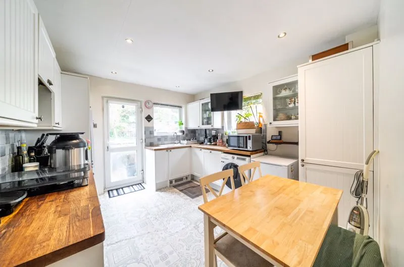 Mead Way, Coulsdon CR5 1PH, photo 4