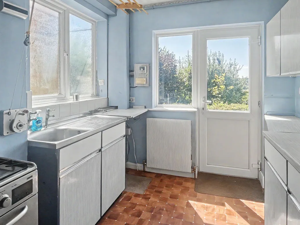 Kelvin Close, Downley HP13 5ST, photo 3