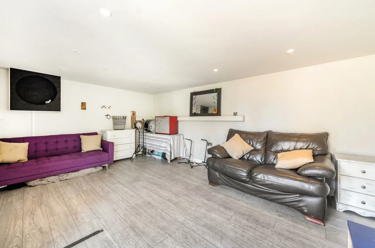 Crescent Road, Shepperton, TW17, photo 18