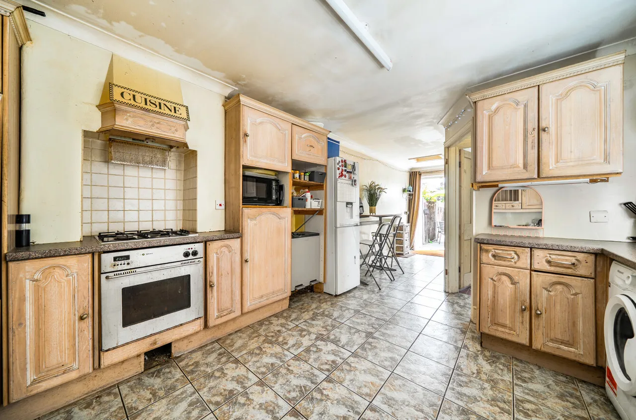 Crescent Road, Shepperton, TW17, photo 11