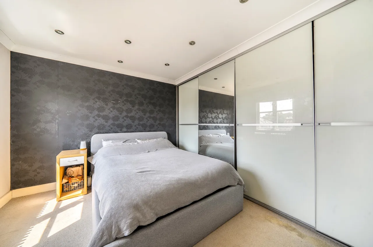 Crescent Road, Shepperton, TW17, photo 14