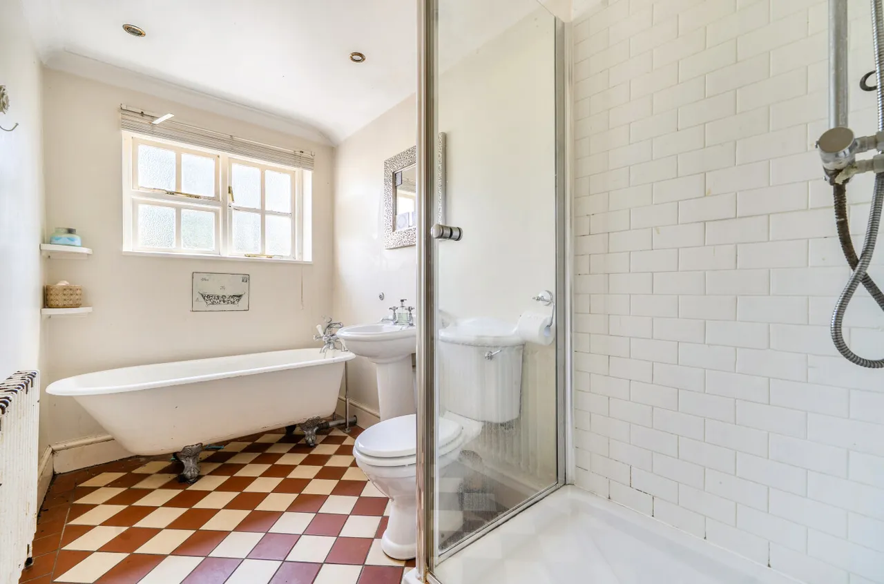 Crescent Road, Shepperton, TW17, photo 8