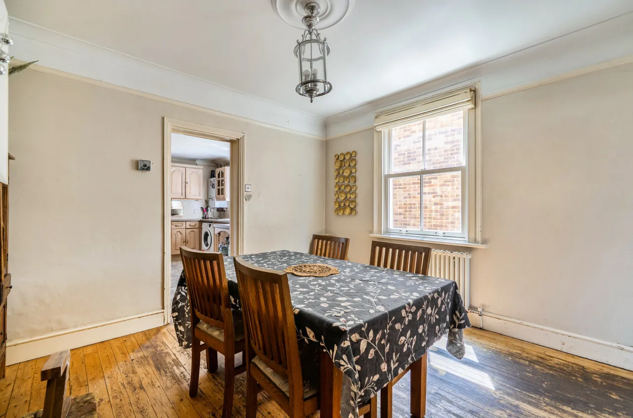 Crescent Road, Shepperton, TW17, photo 12