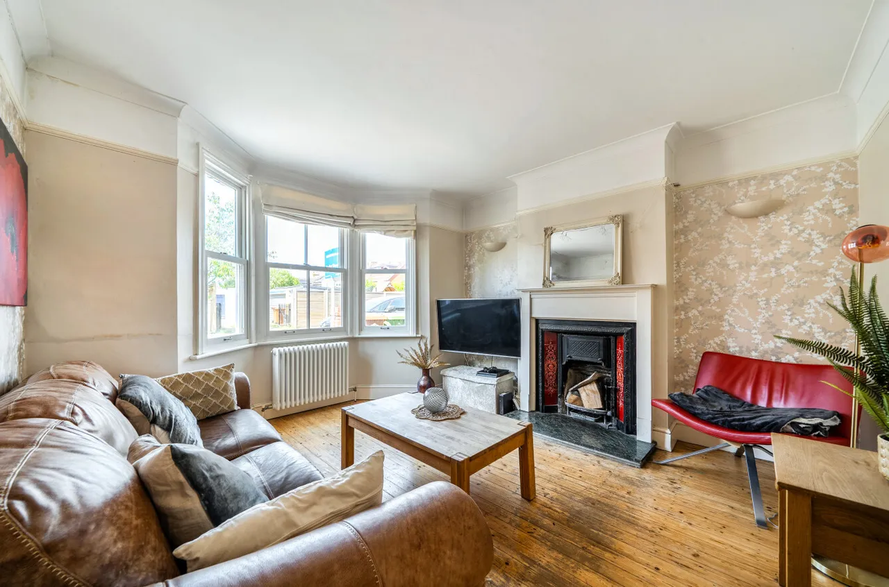 Crescent Road, Shepperton, TW17, photo 2