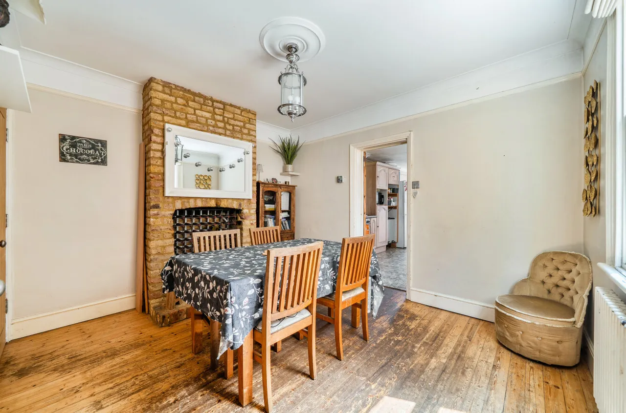 Crescent Road, Shepperton, TW17, photo 15