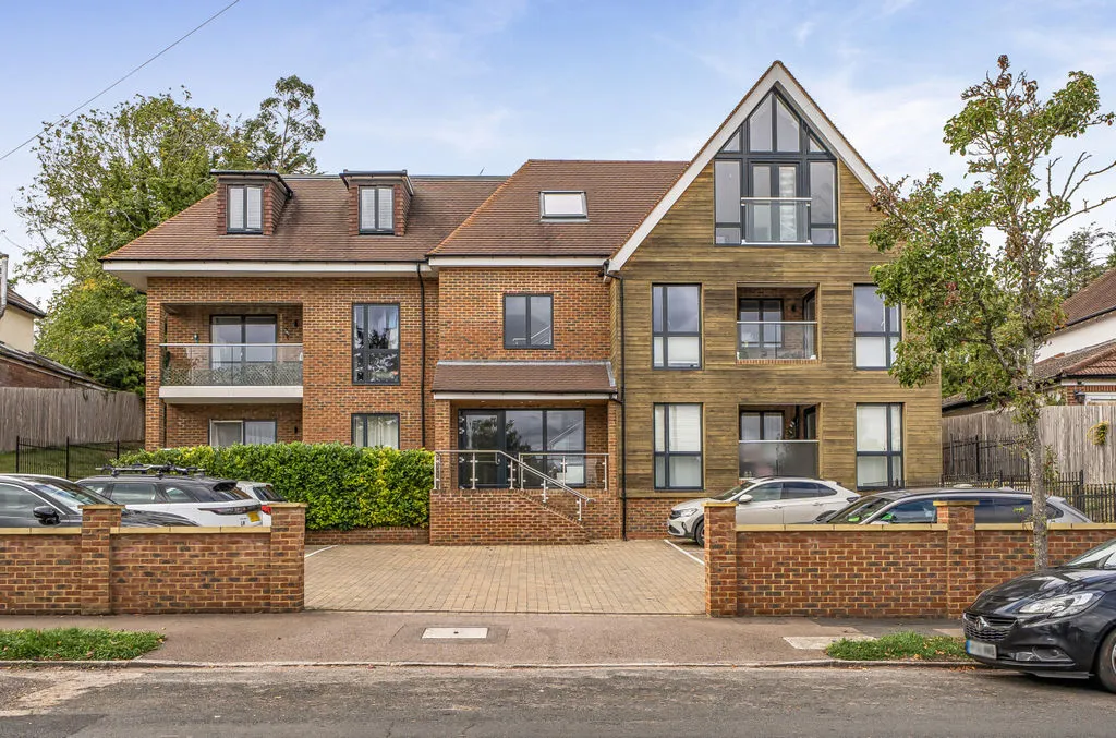 3 bed flat for sale, Woodcrest Road, Purley, CR8