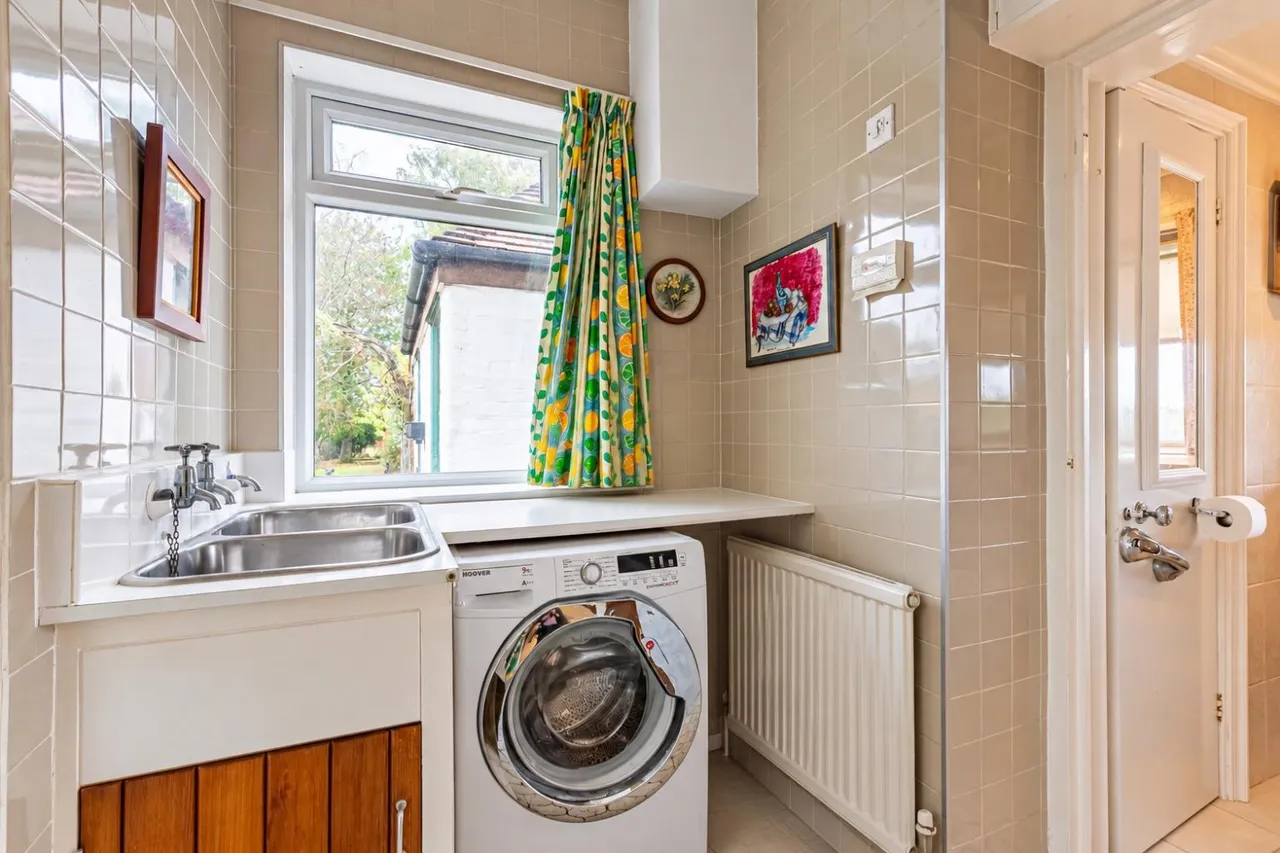 Browns Lane, Hastoe, HP23, photo 12