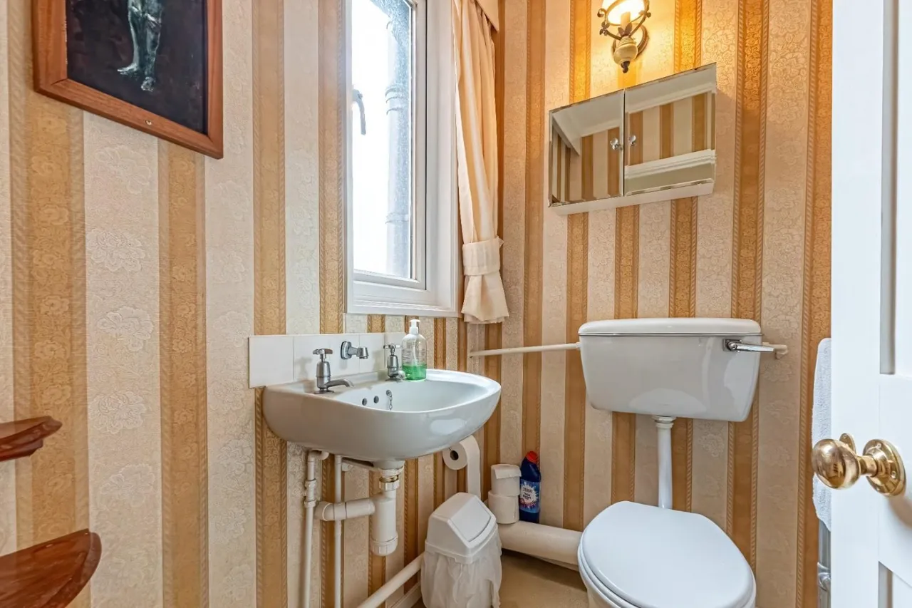 Browns Lane, Hastoe, HP23, photo 21