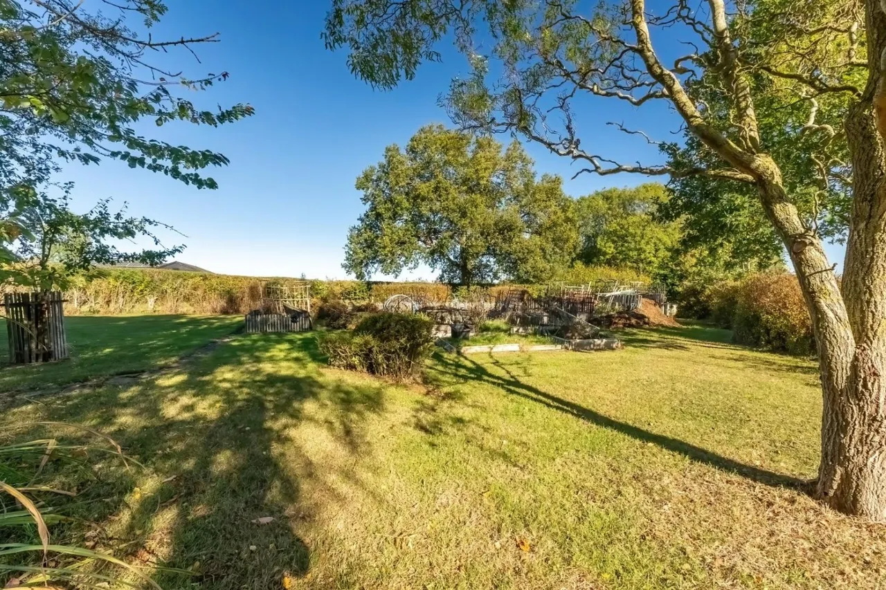 Browns Lane, Hastoe, HP23, photo 28