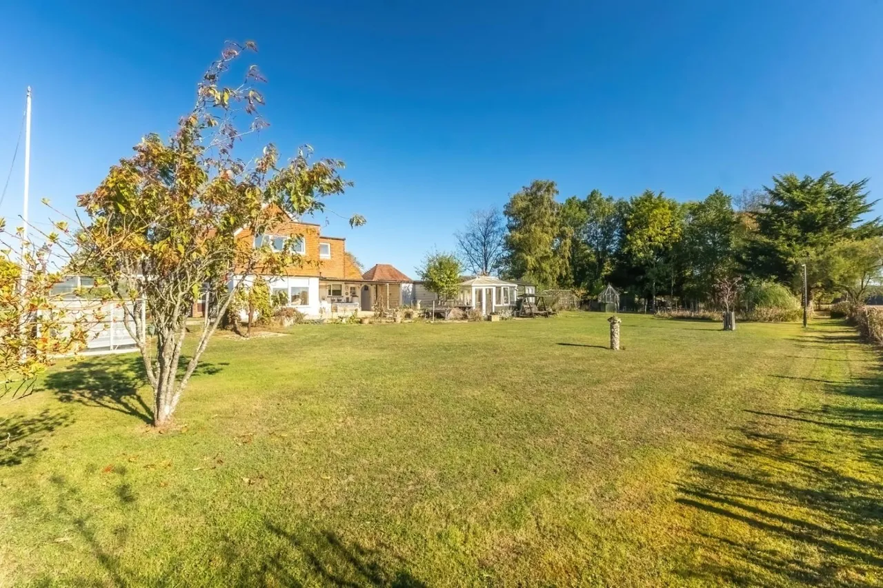 Browns Lane, Hastoe, HP23, photo 24