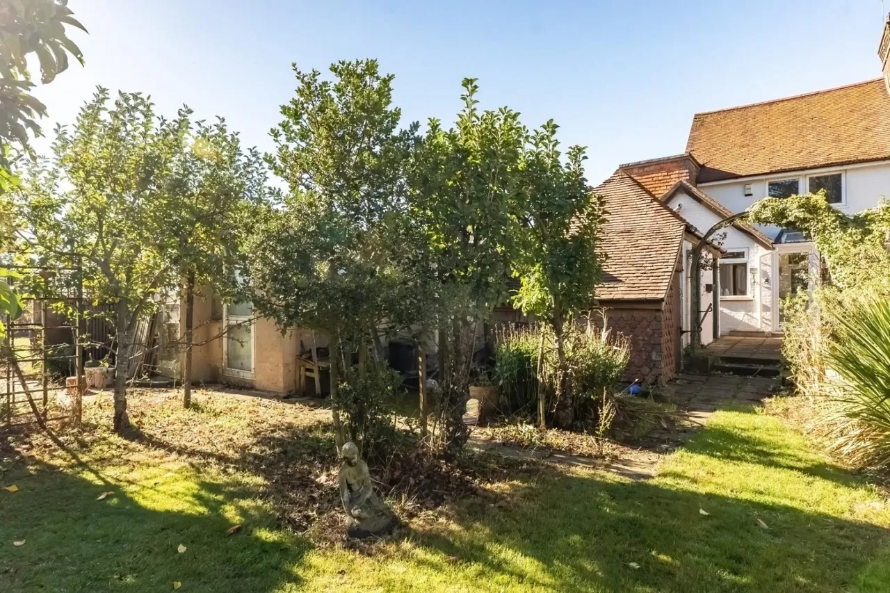 Browns Lane, Hastoe, HP23, photo 33