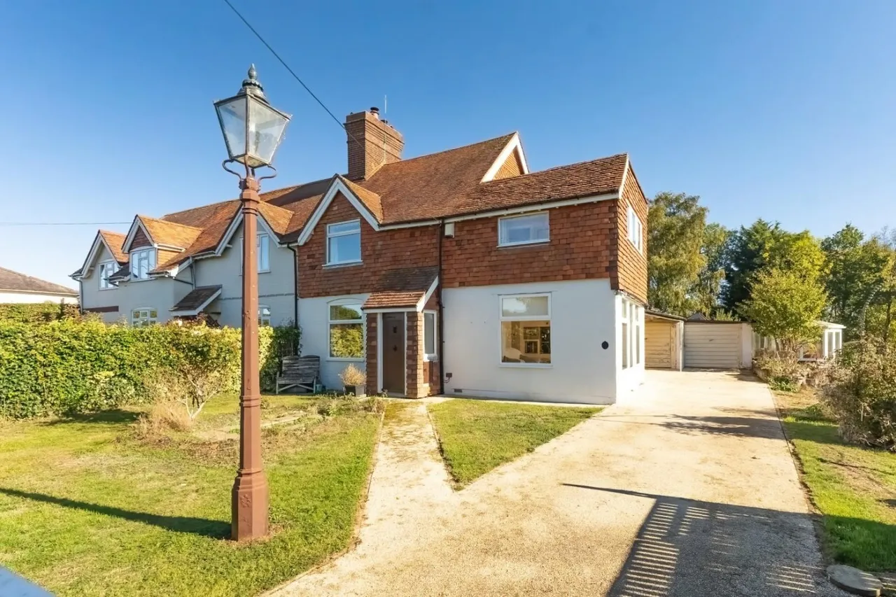 Browns Lane, Hastoe, HP23, photo 2