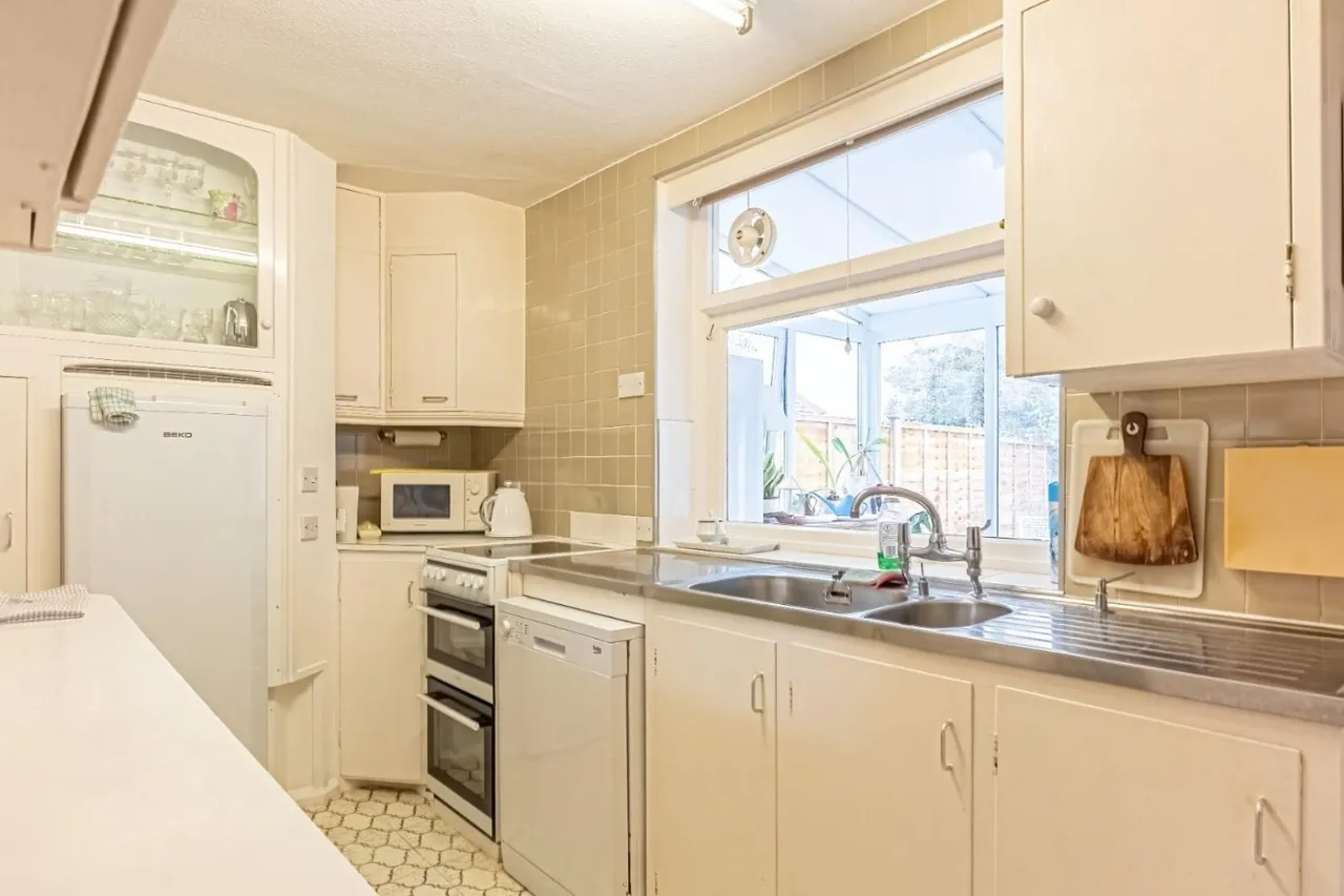 Browns Lane, Hastoe, HP23, photo 11