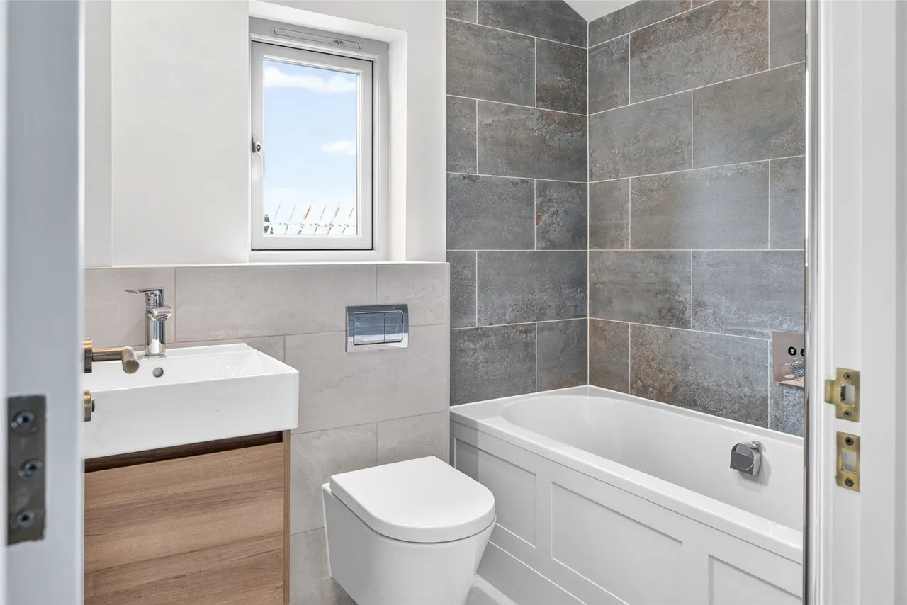 Holbrook, Ipswich, IP9, photo 22