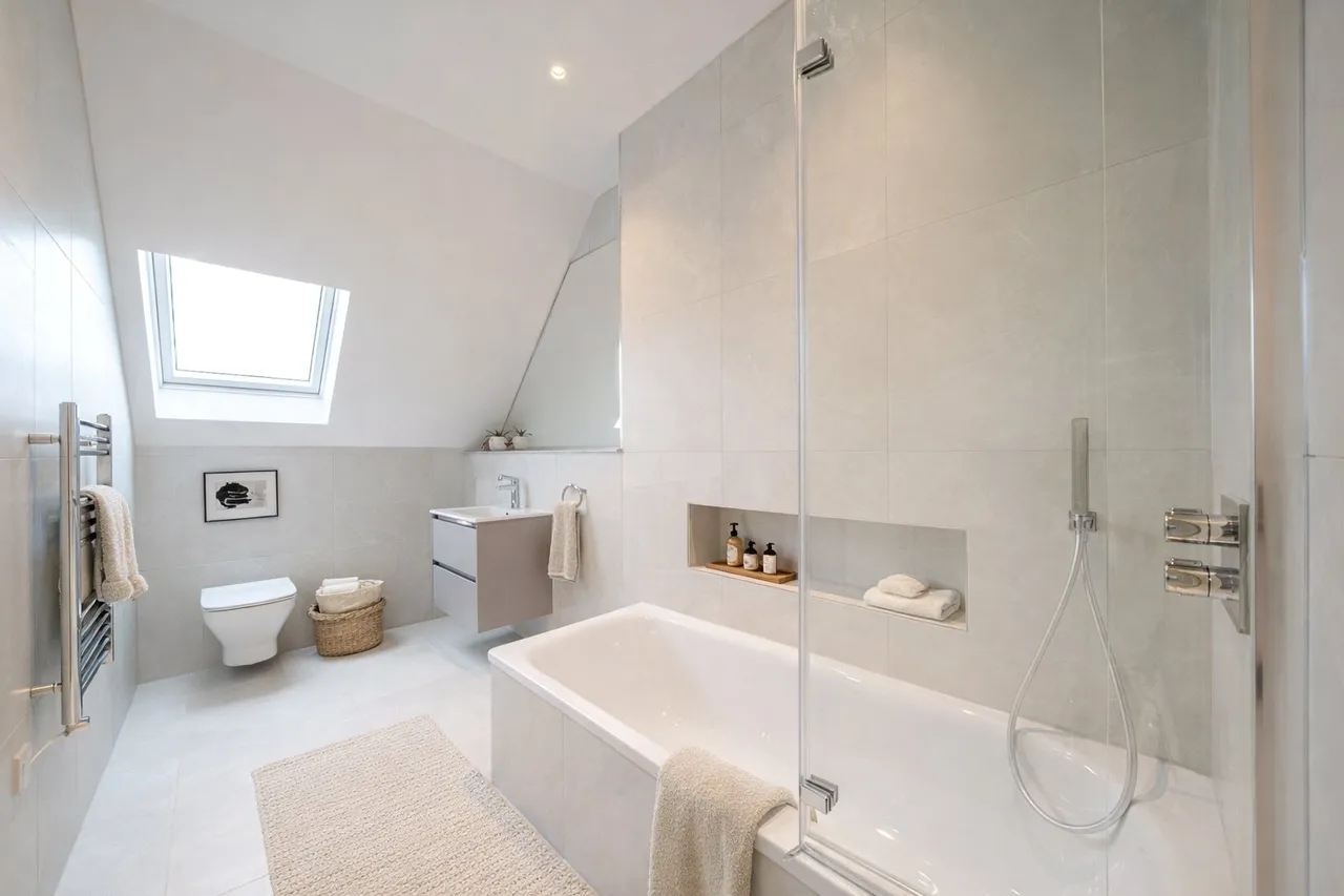 Green Lane, HA6, photo 8