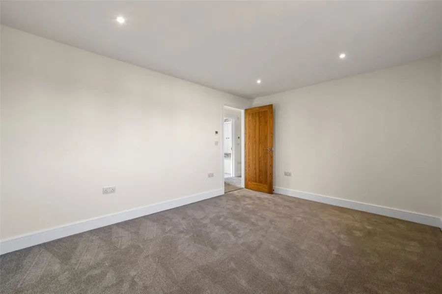 with 3 bedrooms in Perry Green, Much Hadham, SG10, photo 9