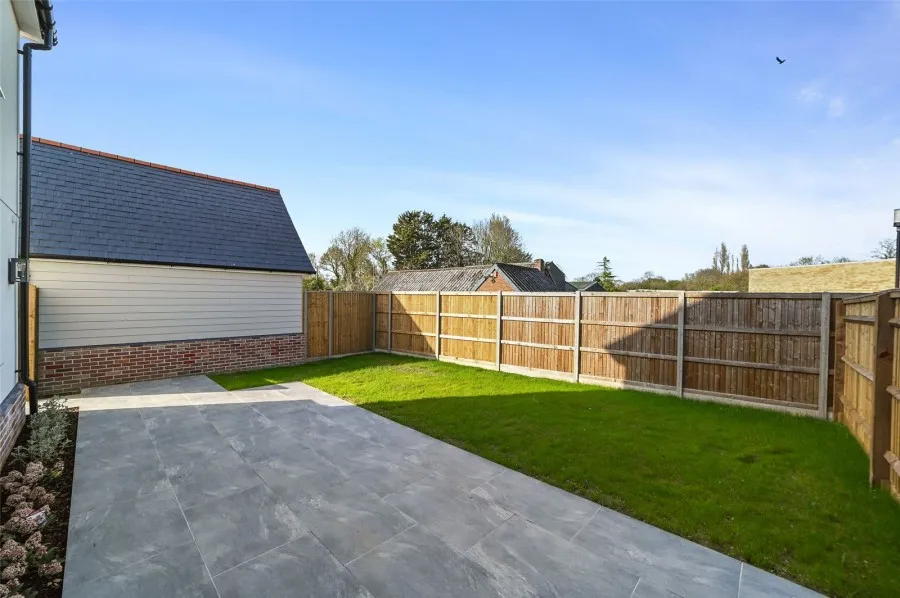 with 3 bedrooms in Perry Green, Much Hadham, SG10, photo 11