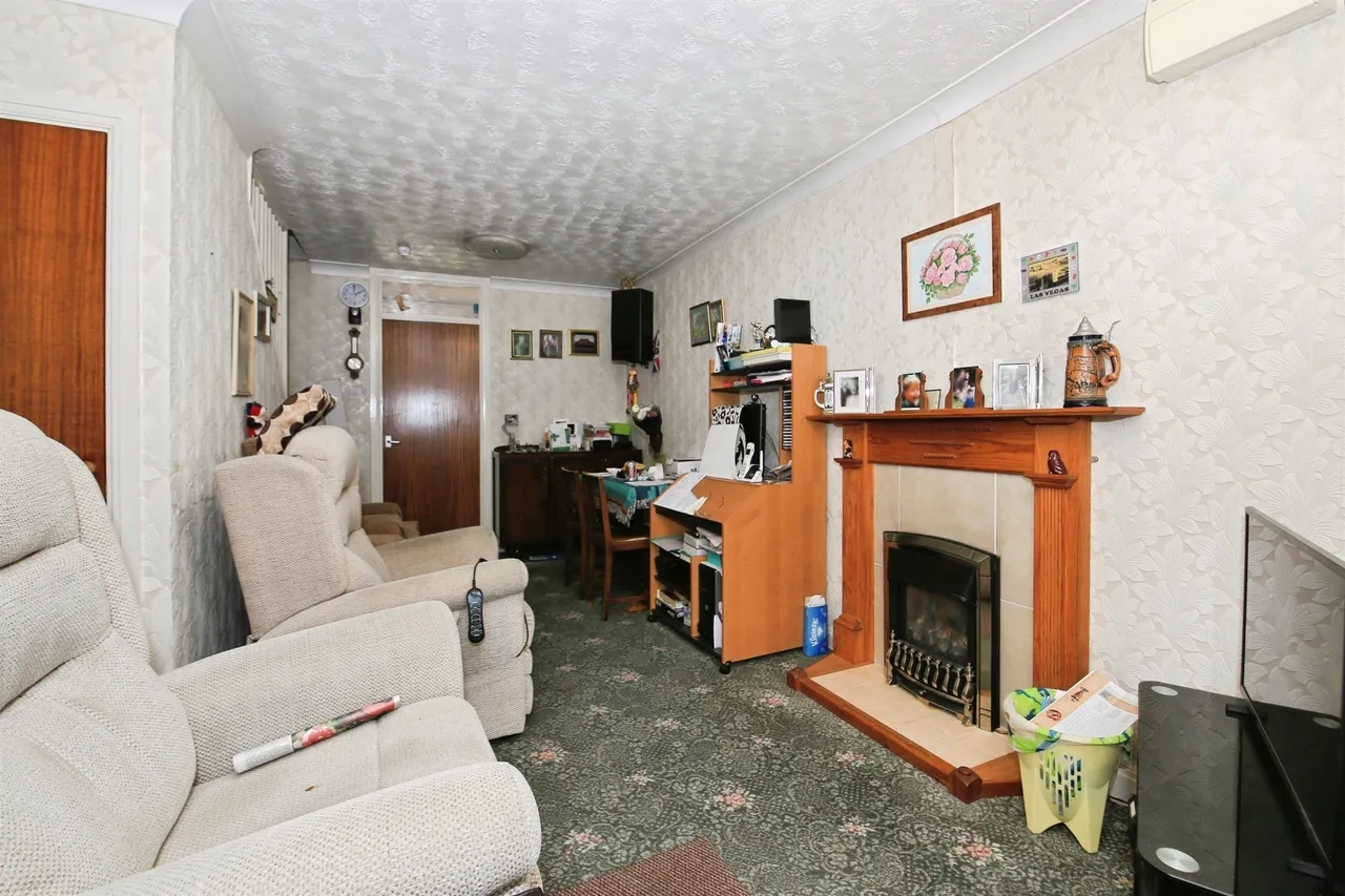 Squires Gate, Peterborough, PE4, photo 3