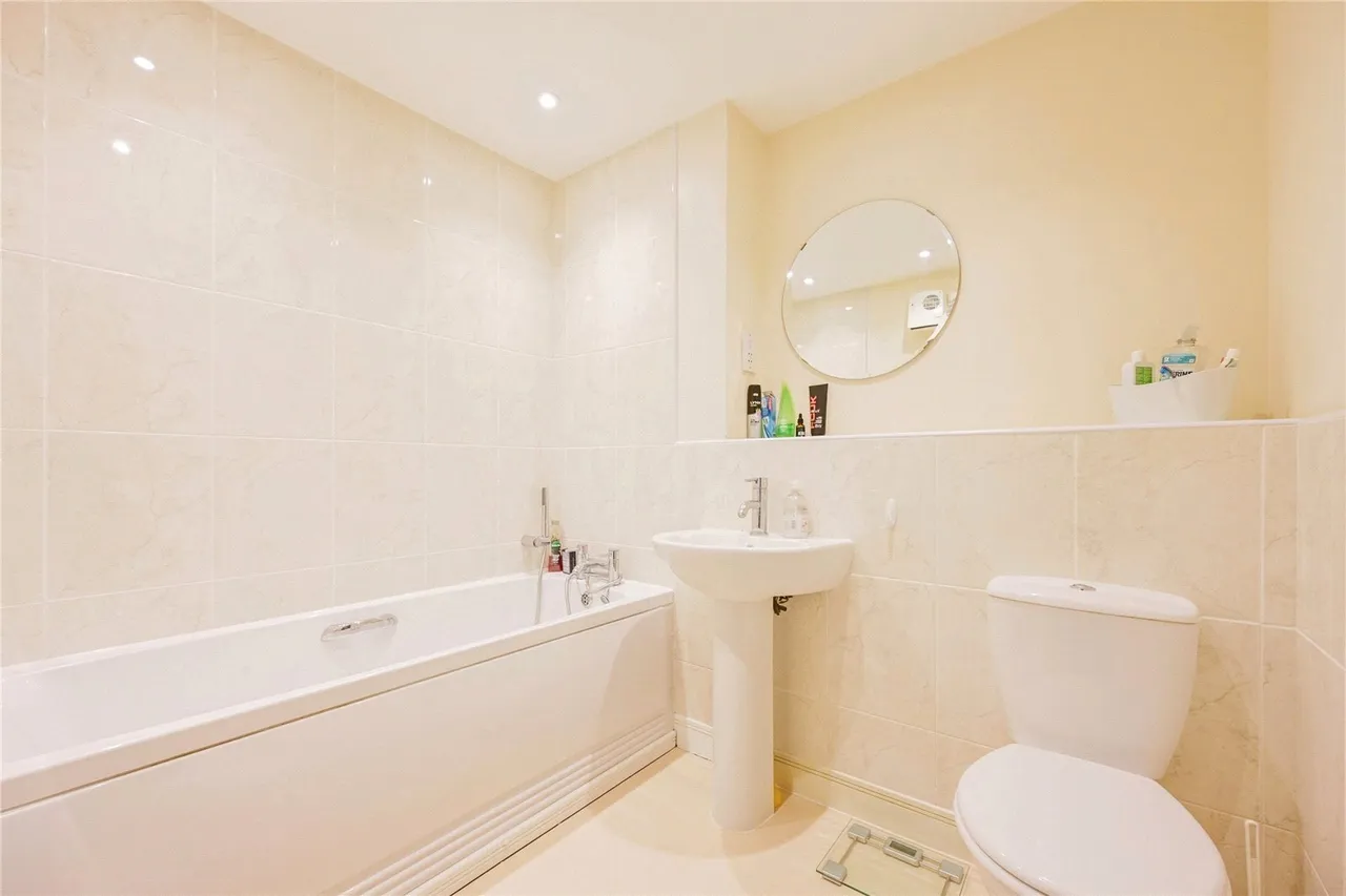 Hollins Drive, Stafford, Staffordshire, ST16, photo 9