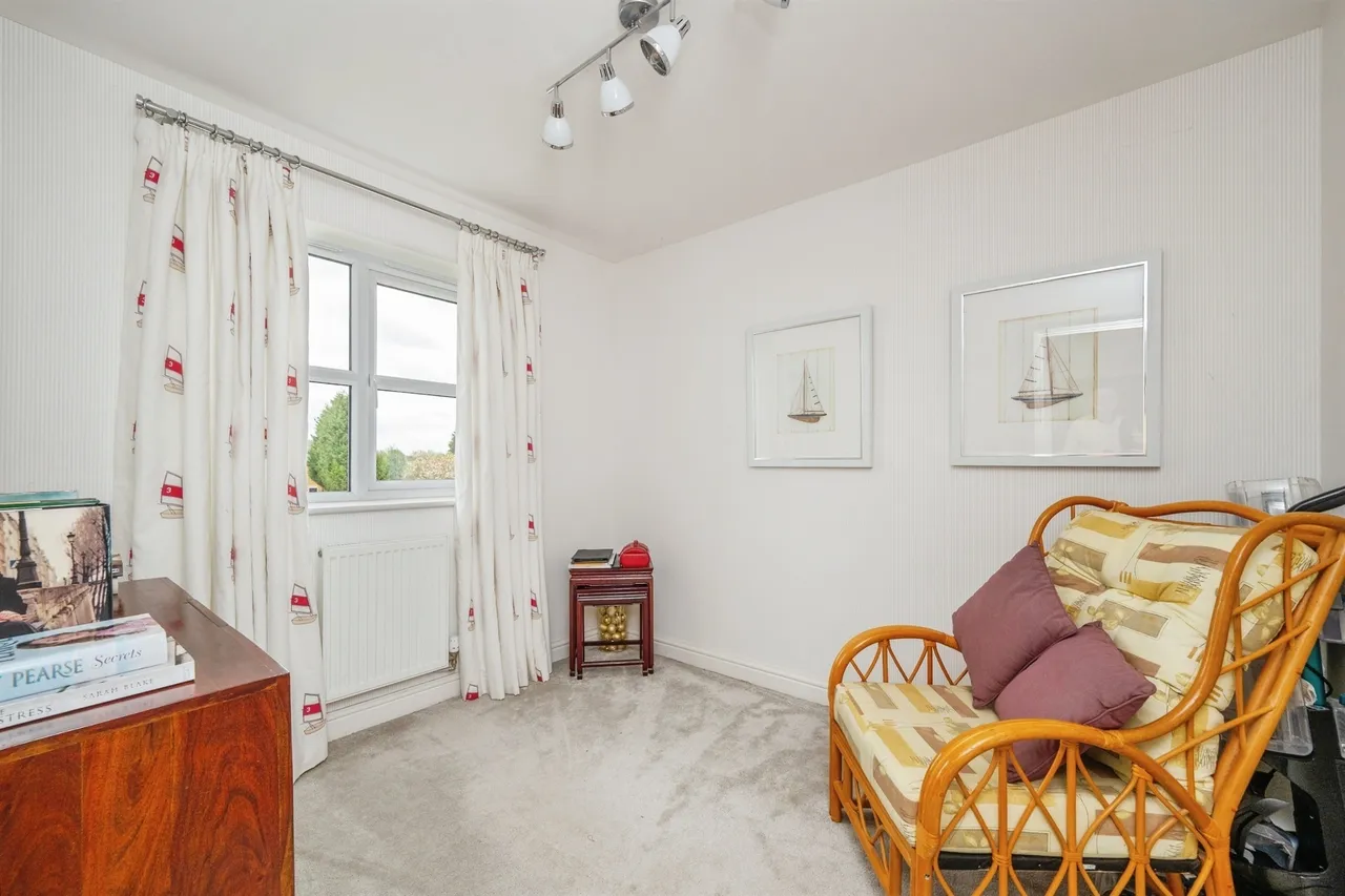 Tamworth Road, Two Gates, B77, photo 11