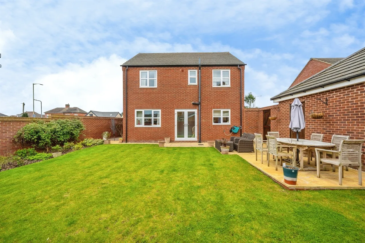 Tamworth Road, Two Gates, B77, photo 20