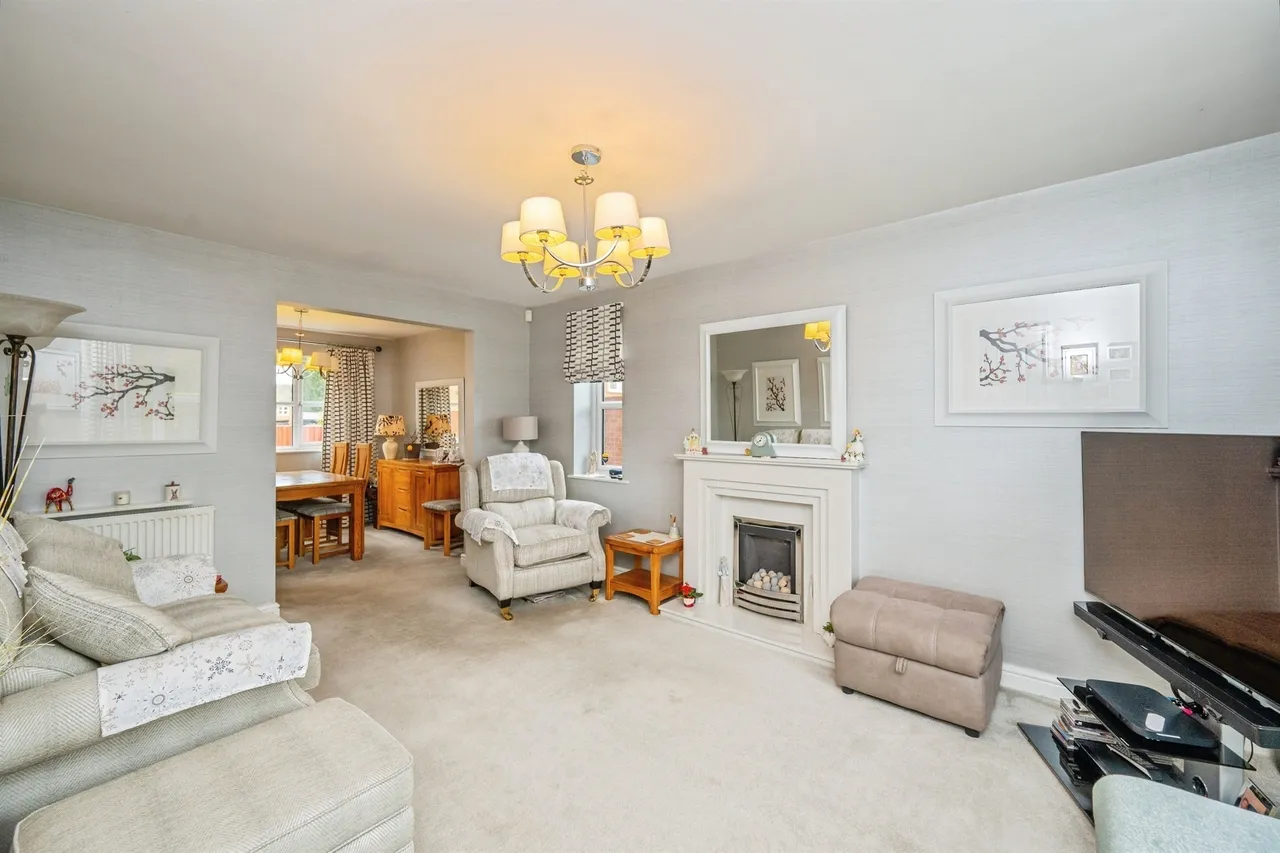 Tamworth Road, Two Gates, B77, photo 5