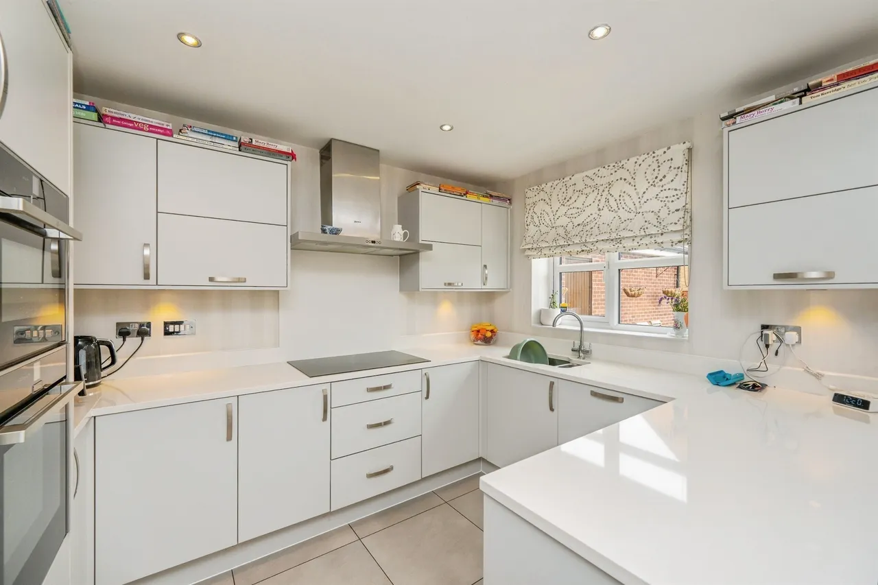Tamworth Road, Two Gates, B77, photo 8