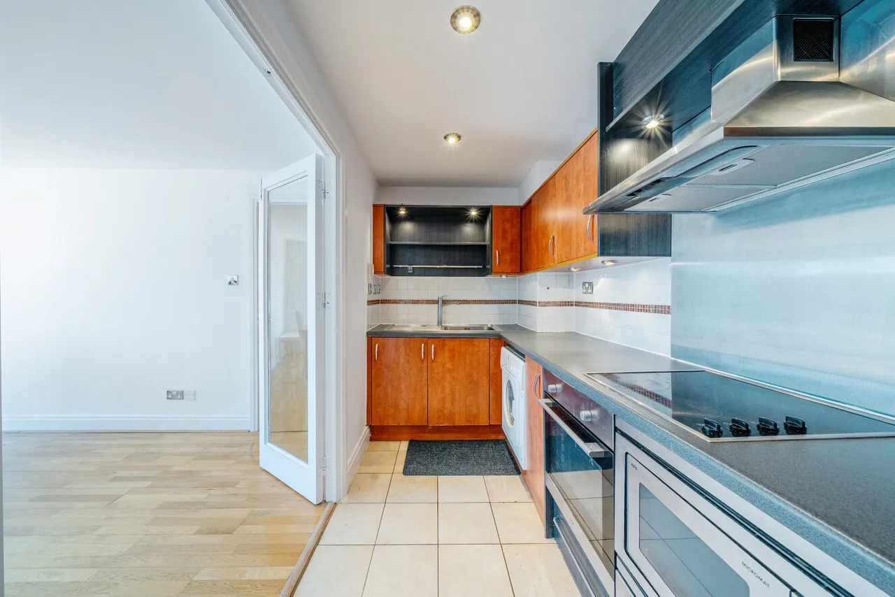 Smugglers Way, Battersea, SW18, photo 2