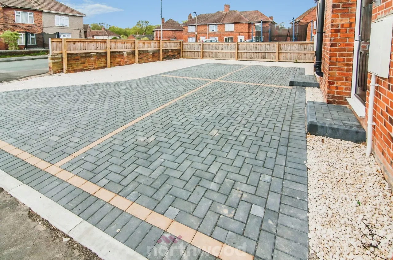 Holmes Carr Crescent, Rossington, DN11, photo 2