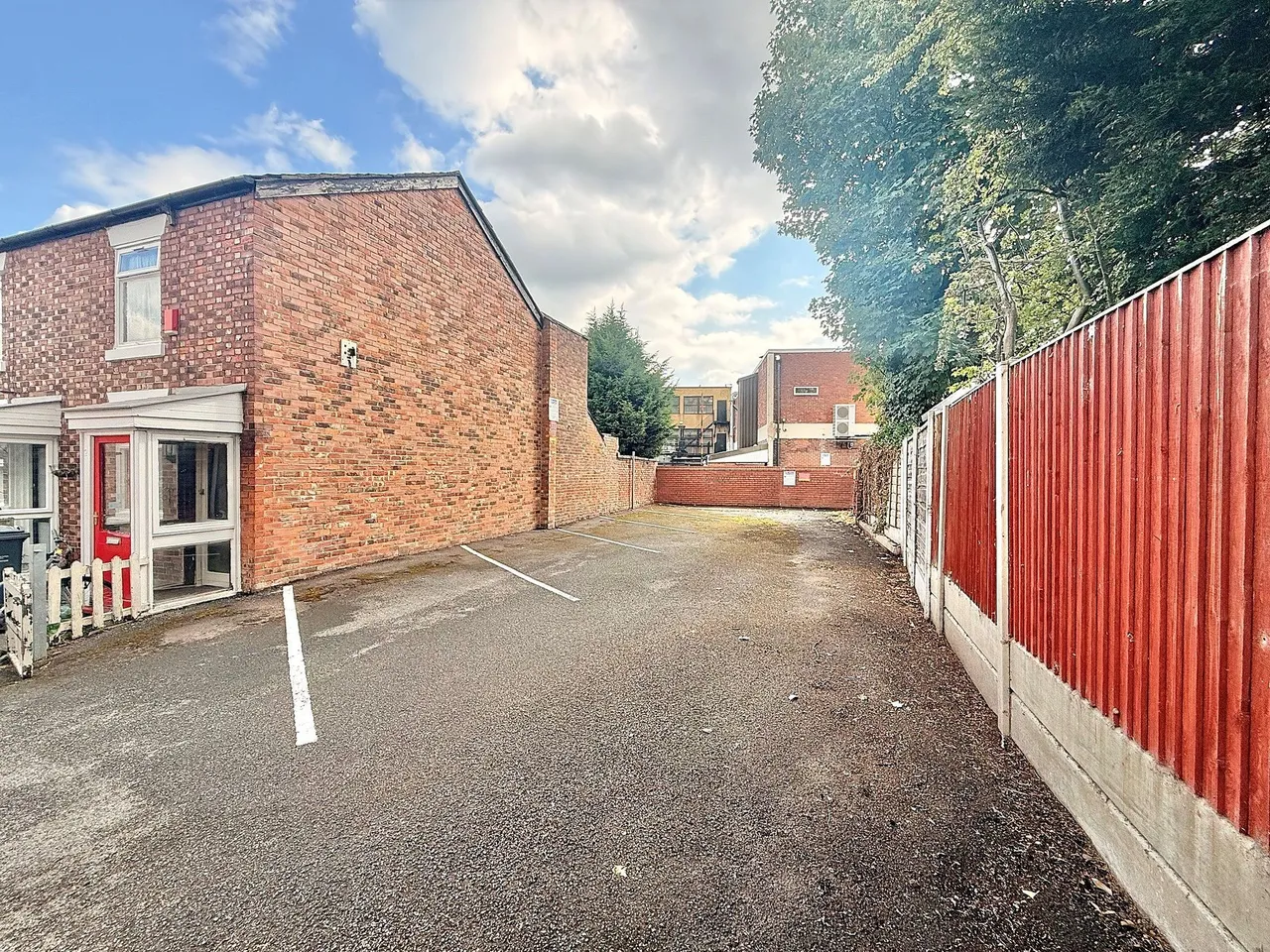 Davenfield Grove, Manchester, photo 4
